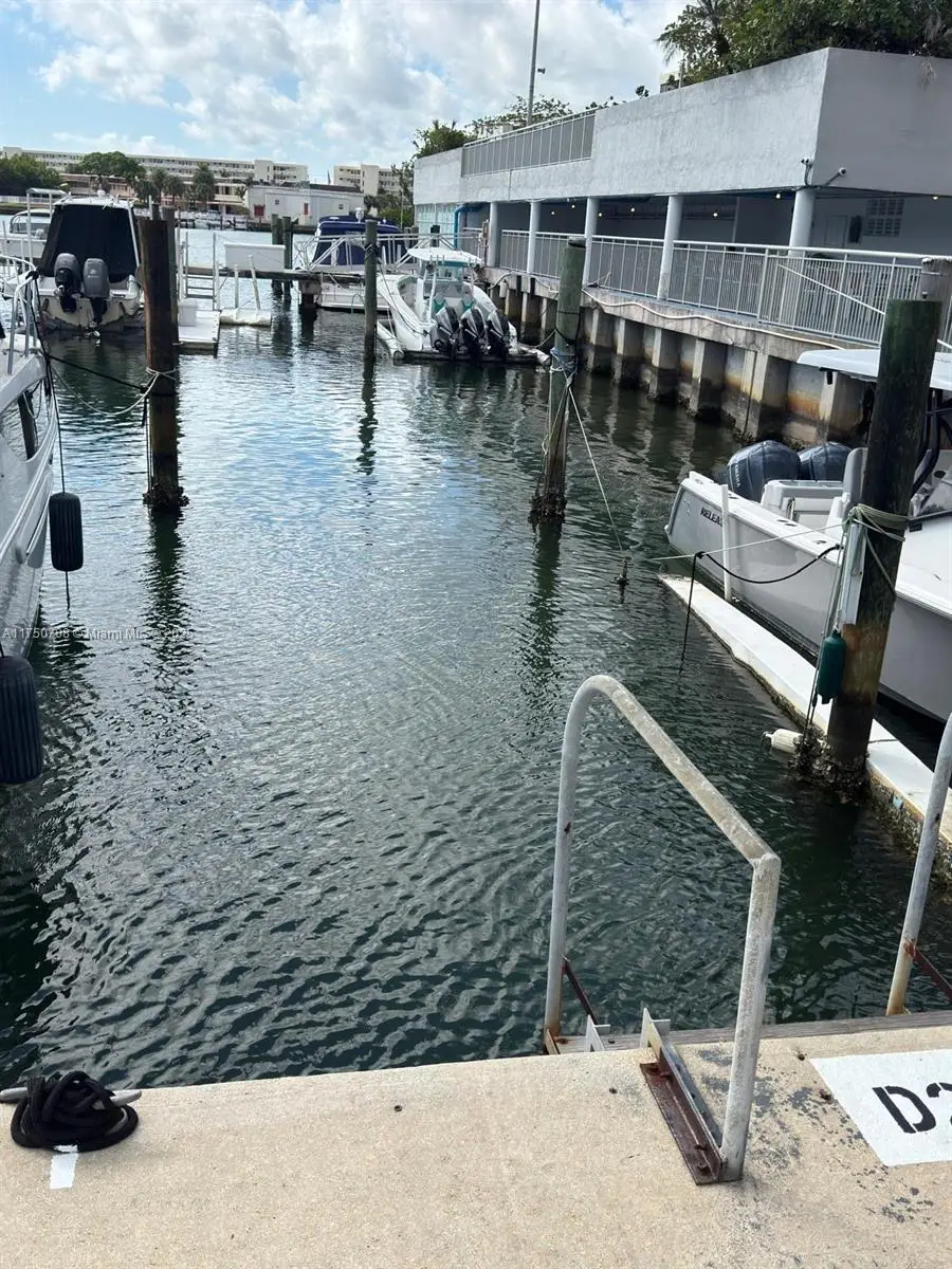 18041 Biscayne Blvd, Aventura, FL 33160 - #3