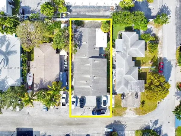 1717 NE 25th St, Wilton Manors, FL 33305