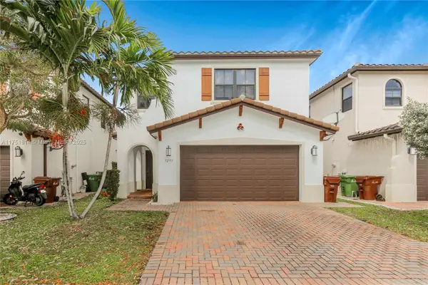 3293 W 98th Pl, Hialeah, FL 33018