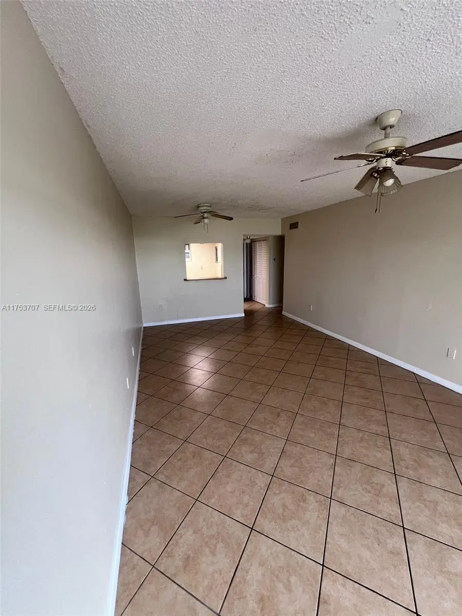 3710 NW 21st St #411, Lauderdale Lakes, FL 33311 - Image #3