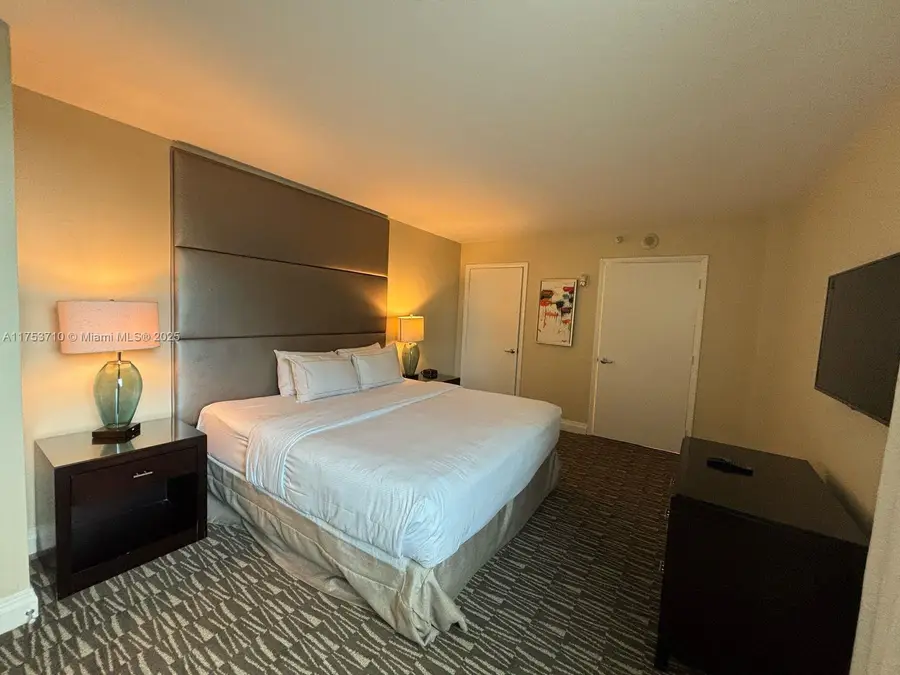 2670 E Sunrise Blvd #302, Fort Lauderdale, FL 33304 - #3