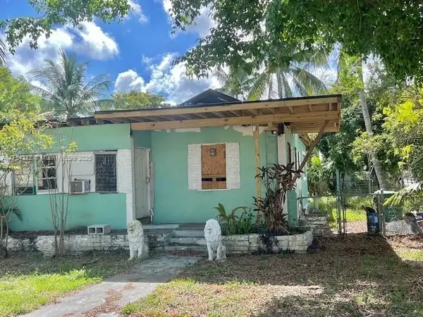 1096 NW 106th St, Miami, FL 33150