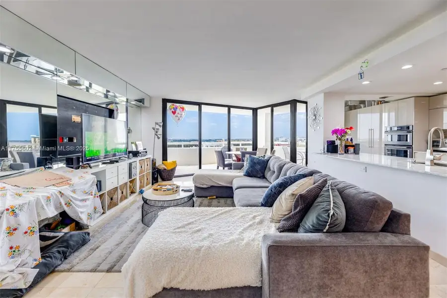 1000 Quayside Ter #PH5, Miami, FL 33138 - Image #3