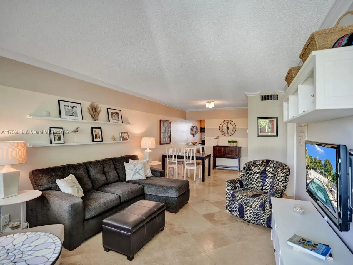 1900 NE 8th Ct #306, Fort Lauderdale, FL 33304 - Image #1