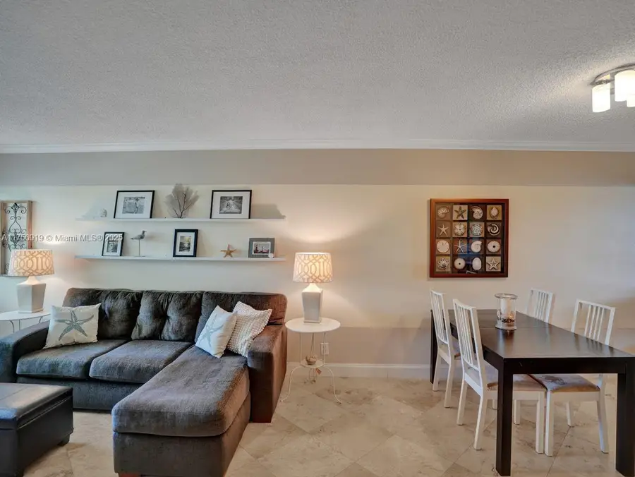 1900 NE 8th Ct #306, Fort Lauderdale, FL 33304 - Image #2