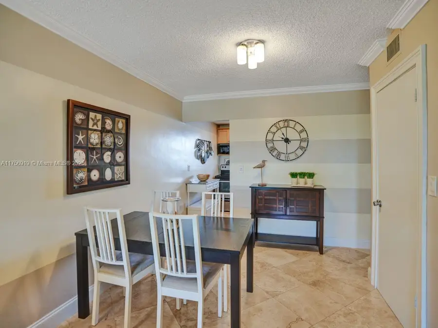 1900 NE 8th Ct #306, Fort Lauderdale, FL 33304 - Image #3