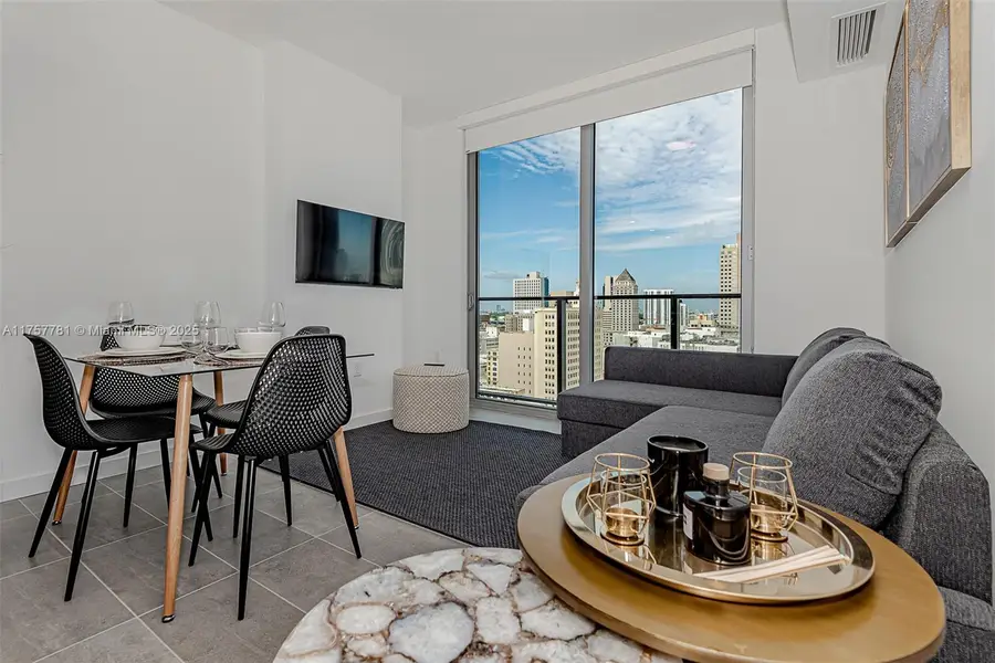 227 NE 2nd St #1805, Miami, FL 33132 - #2