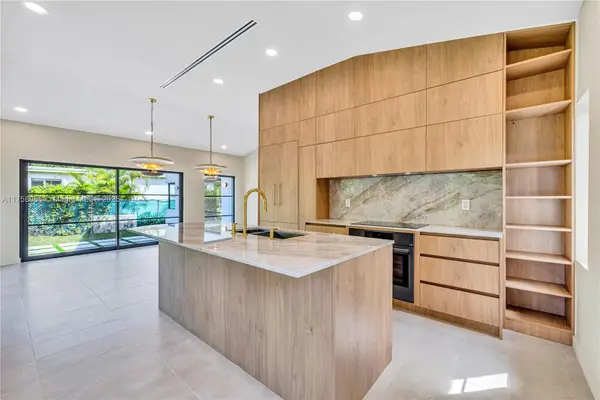 1323 Cleveland Rd, Miami Beach, FL 33141