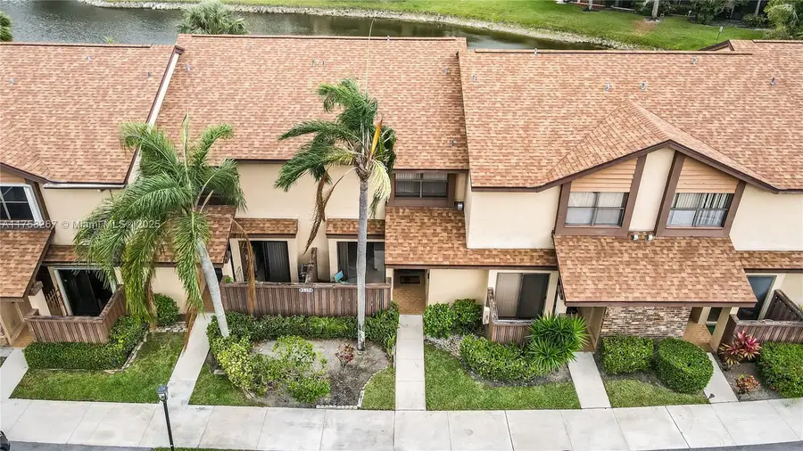 3952 Cocoplum Cir #E, Coconut Creek, FL 33063 - Image #2