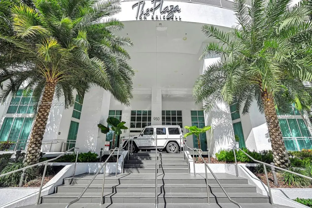 950 Brickell Bay Dr #3605, Miami, FL 33131 - #1