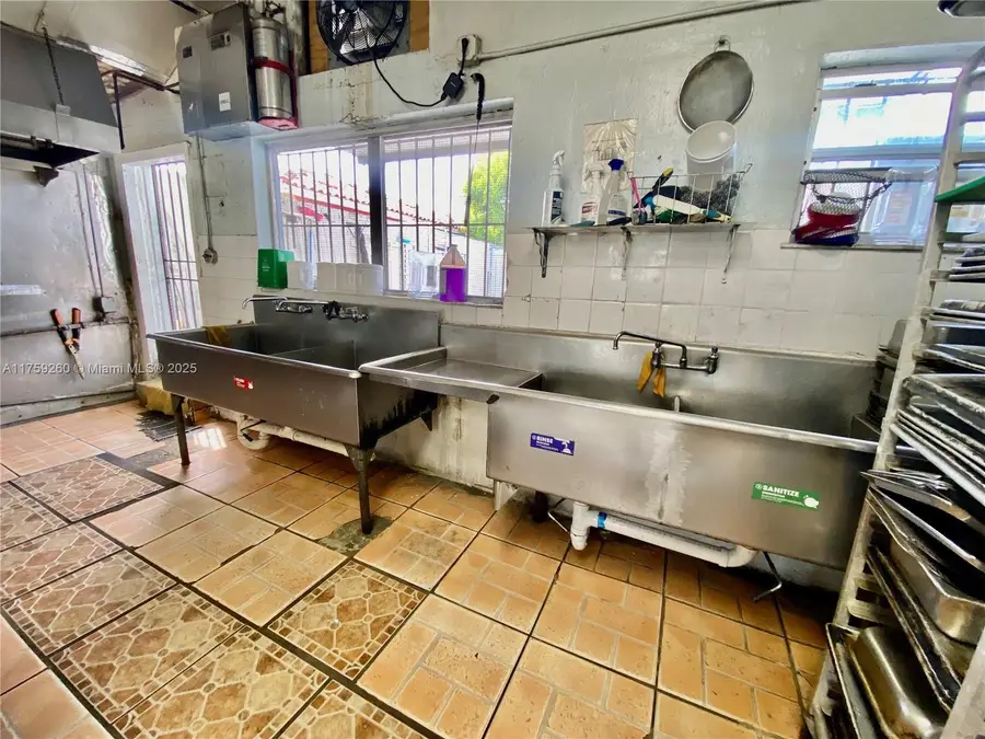 450 E 25th St, Hialeah, FL 33013 - Image #3