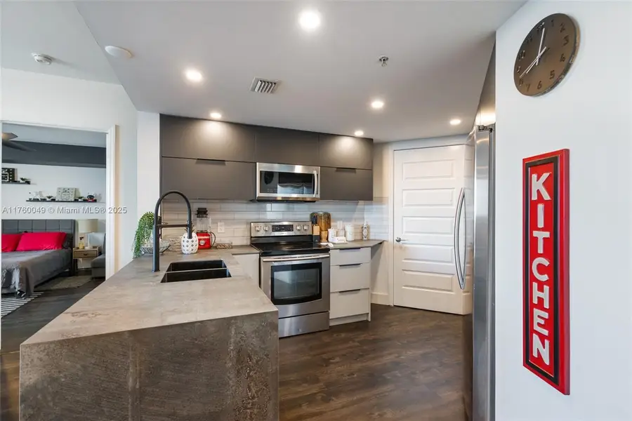 1881 79th St Cswy #1801, North Bay Village, FL 33141 - Image #2