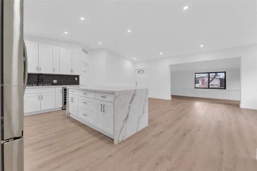 531 NE 175th Ter, North Miami Beach, FL 33162 - Image #2