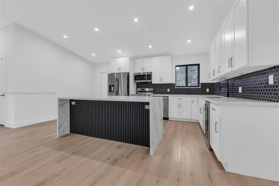 531 NE 175th Ter, North Miami Beach, FL 33162 - Image #3