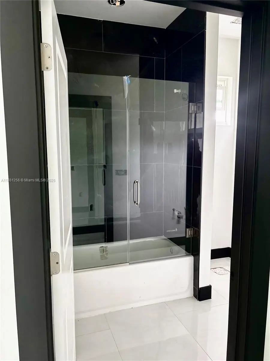 442 Mercedes Ct, Lehigh Acres, FL 33972 - Image #2