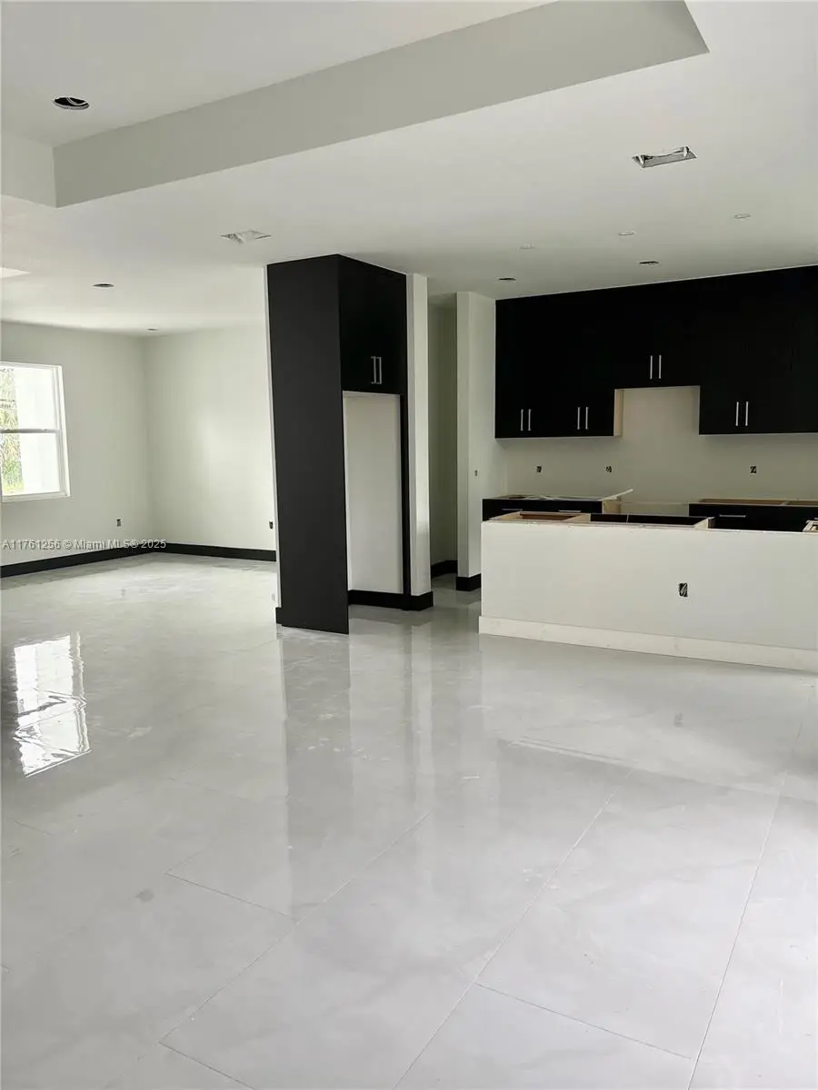 442 Mercedes Ct, Lehigh Acres, FL 33972 - Image #3