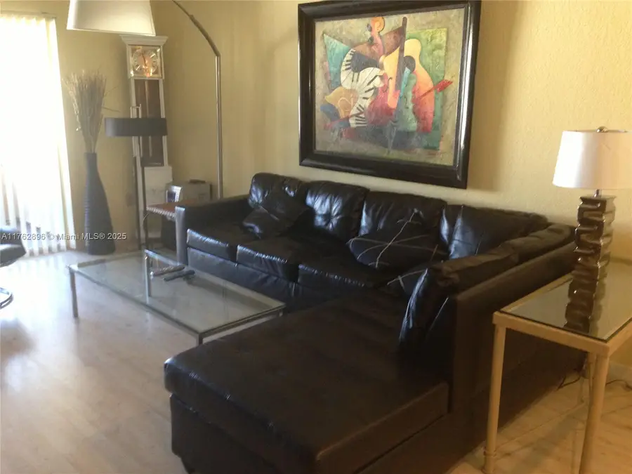 2880 N Oakland Forest Dr #313, Oakland Park, FL 33309 - Image #2