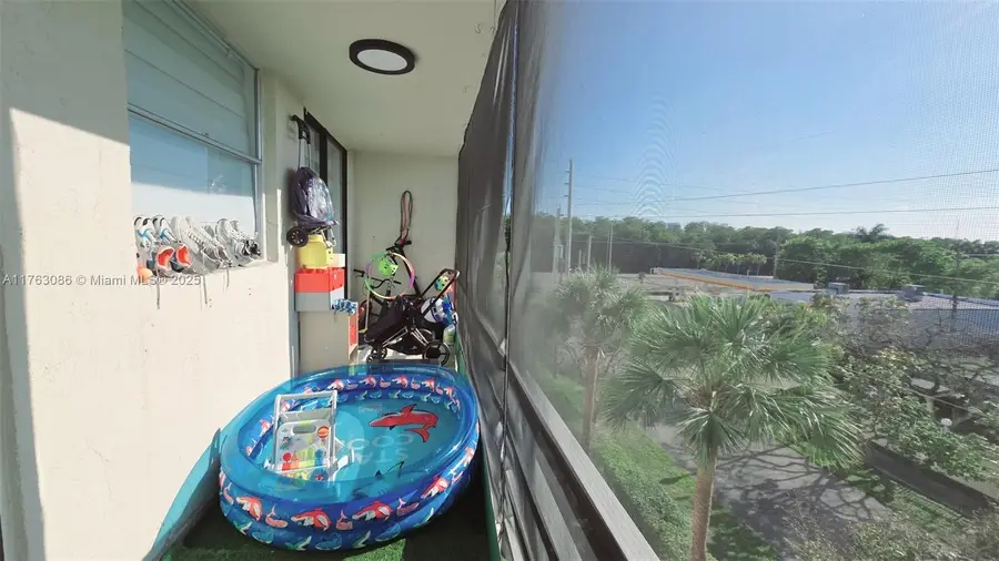 2821 N Miami Beach Blvd #4F, North Miami Beach, FL 33160 - Image #2