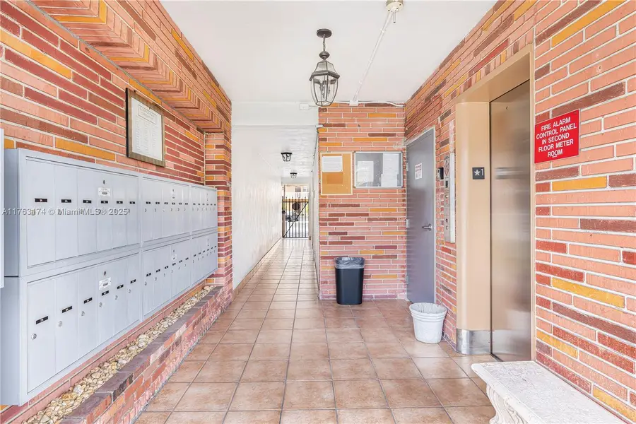 201 NE 14th Ave #8C, Hallandale Beach, FL 33009 - #3