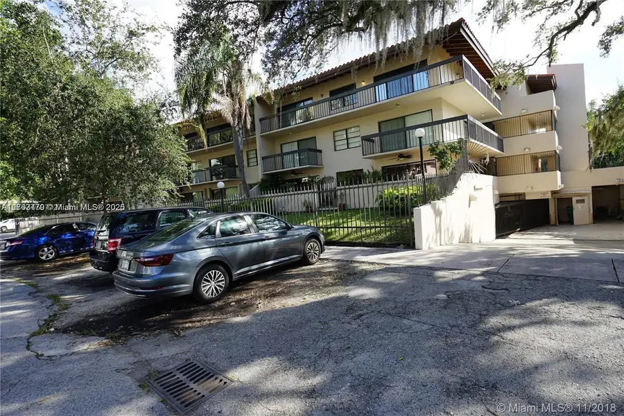 5201 Orduna Dr #12, Coral Gables, FL 33146 - Image #3