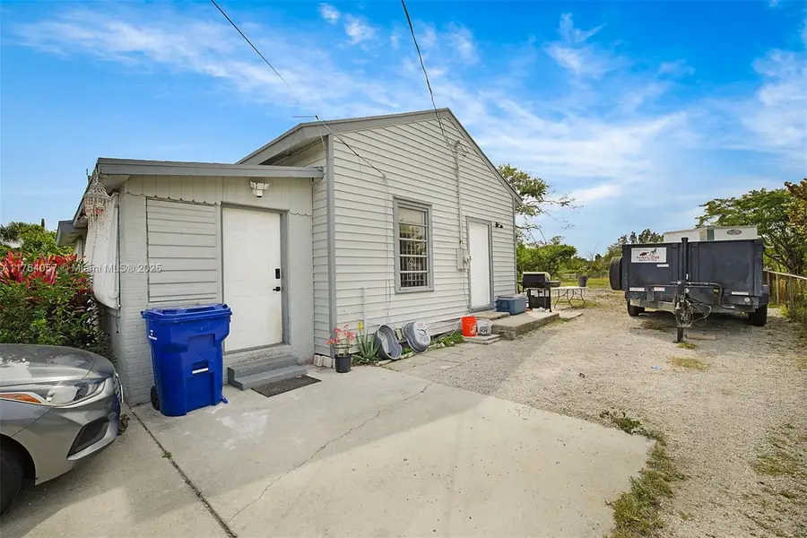 3021 Avenue J, Riviera Beach, FL 33404 - Image #3