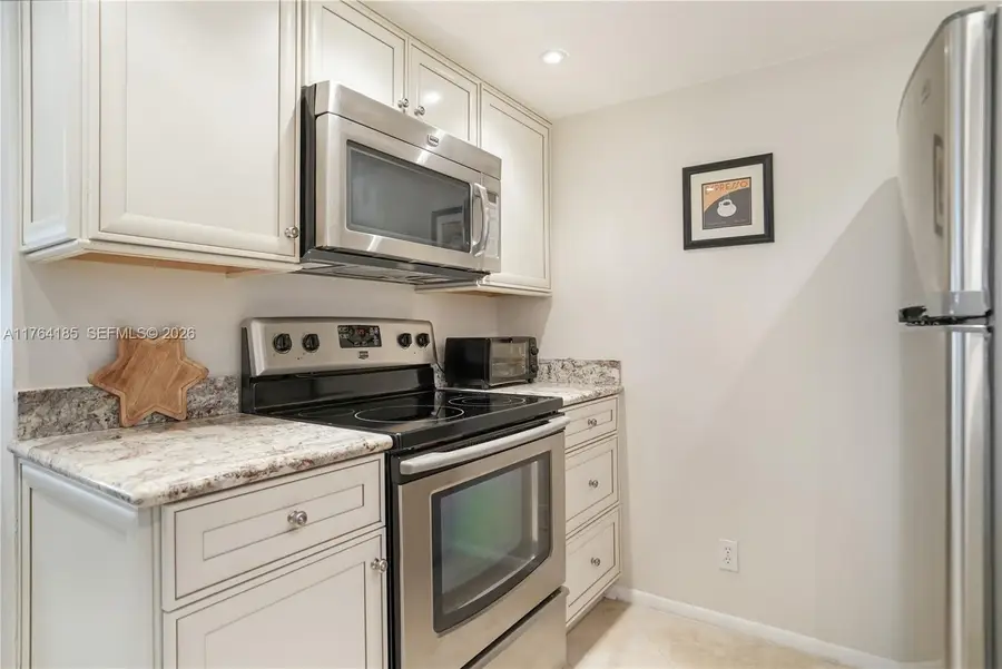 614 Executive Center Dr #102, West Palm Beach, FL 33401 - #2