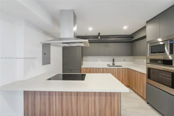 1000 Quayside Ter #903, Miami, FL 33138