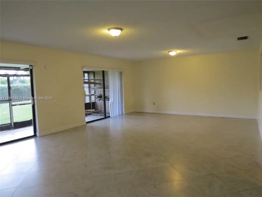 216 Lakeside Cir, Sunrise, FL 33326 - Image #2