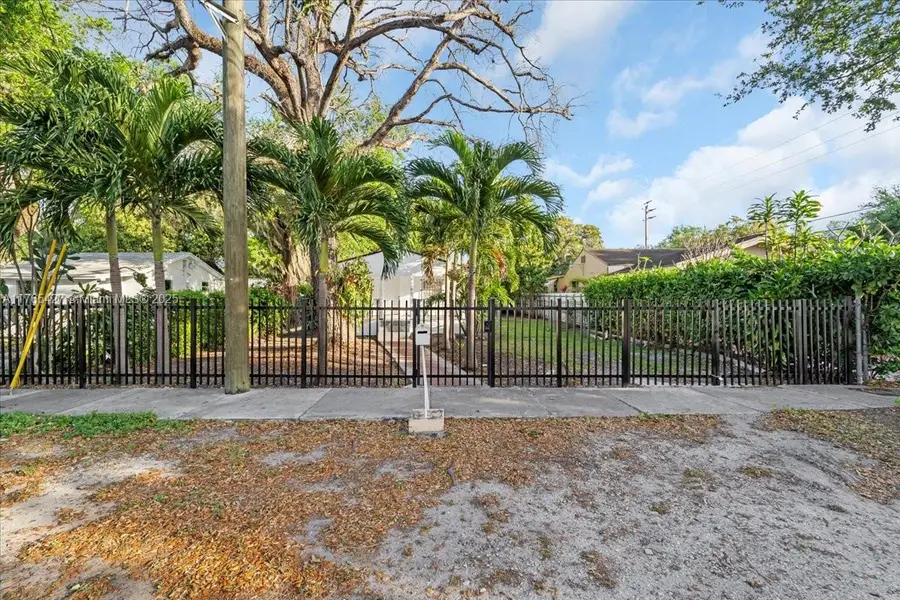 2911 NW 30th St, Miami, FL 33142 - Image #2
