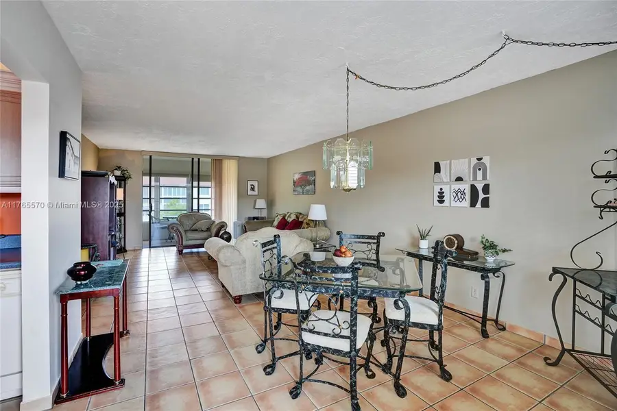 2811 Somerset Dr #405, Lauderdale Lakes, FL 33311 - Image #3
