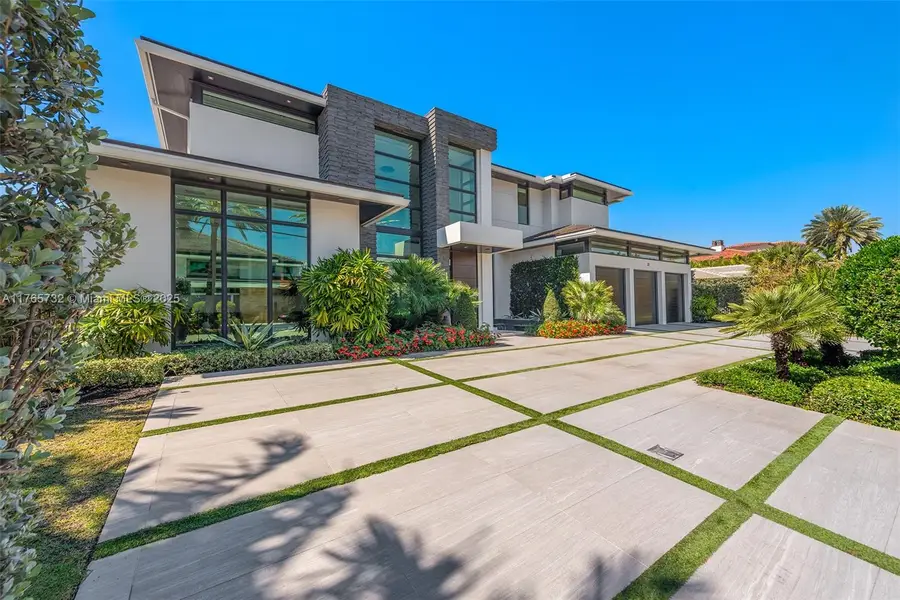 22 Isla Bahia Dr, Fort Lauderdale, FL 33316 - Image #2