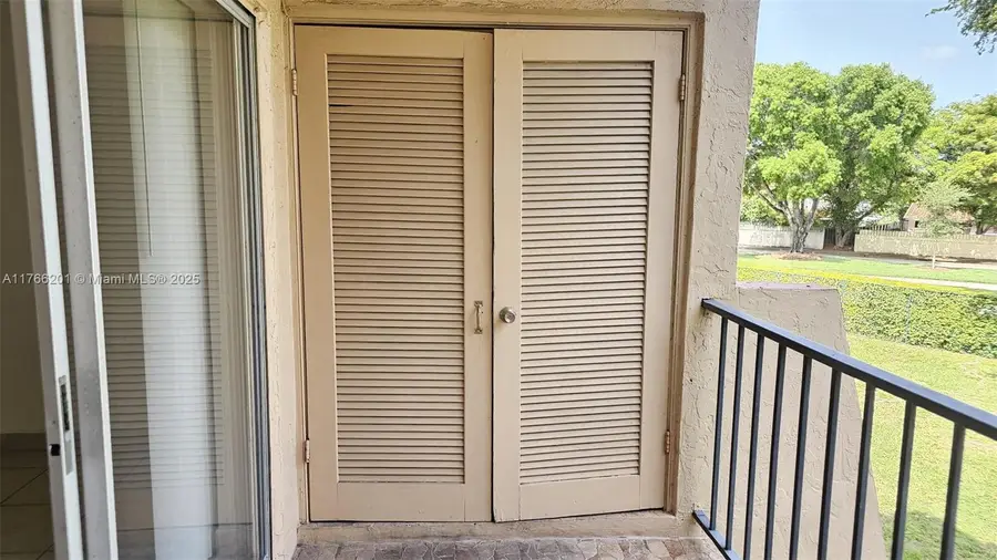 13715 Kendale Lakes Cir #A-201, Miami, FL 33183 - Image #3