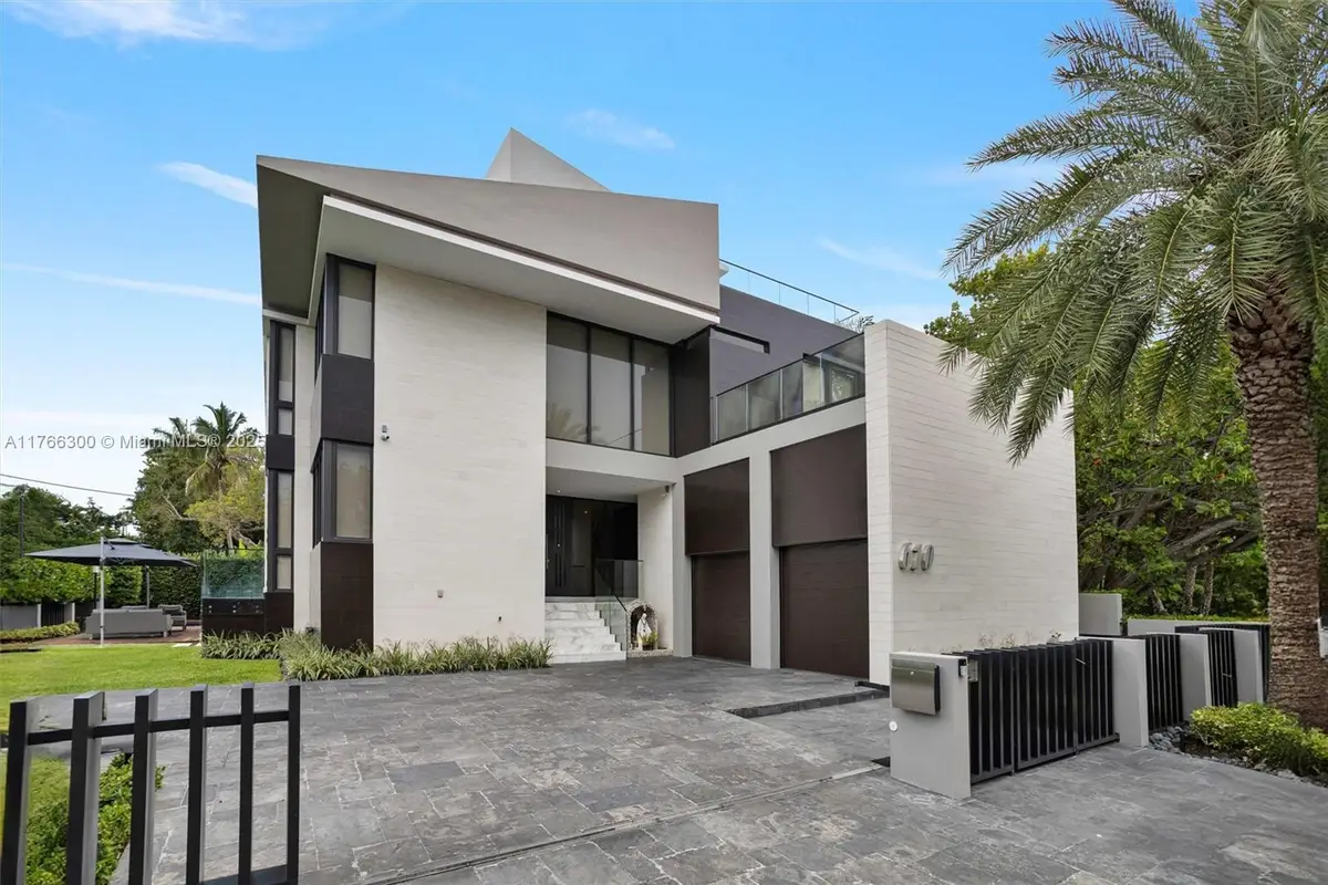 610 Harbor Cir, Key Biscayne, FL 33149 - Image #1