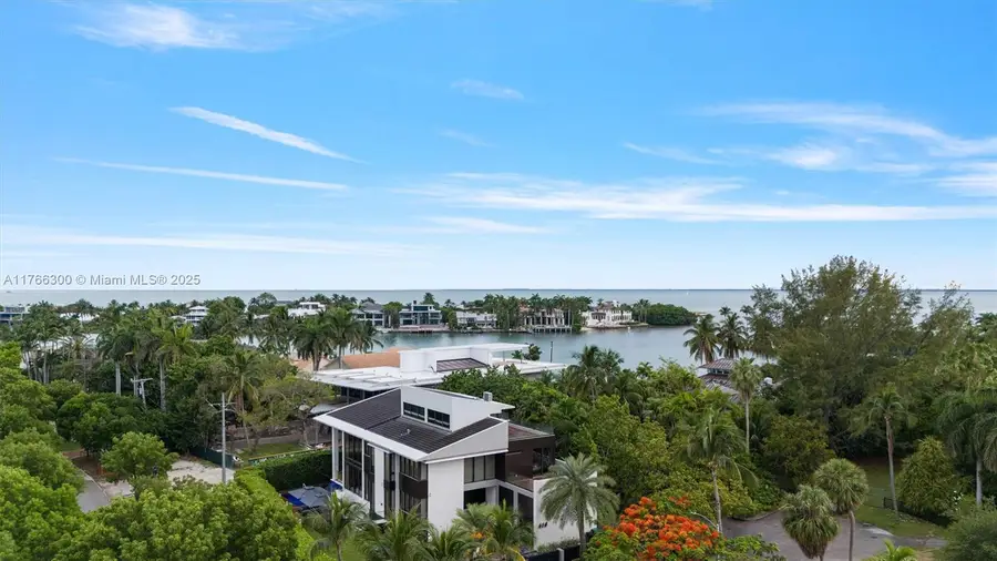 610 Harbor Cir, Key Biscayne, FL 33149 - Image #2