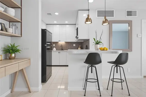 3040 NE 16th Ave #104, Oakland Park, FL 33334