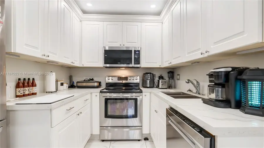 3120 SW 17th St, Fort Lauderdale, FL 33312 - Image #2