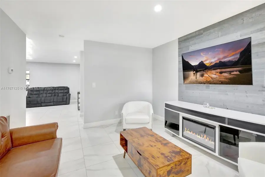 2940 SW 156th Ave, Davie, FL 33331 - Image #2