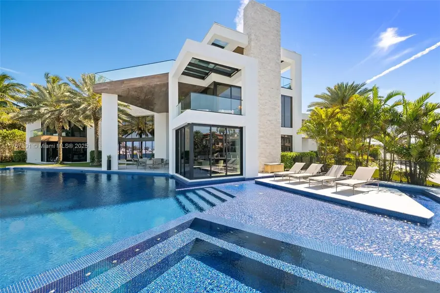 84 Isla Bahia Dr, Fort Lauderdale, FL 33316 - Image #2