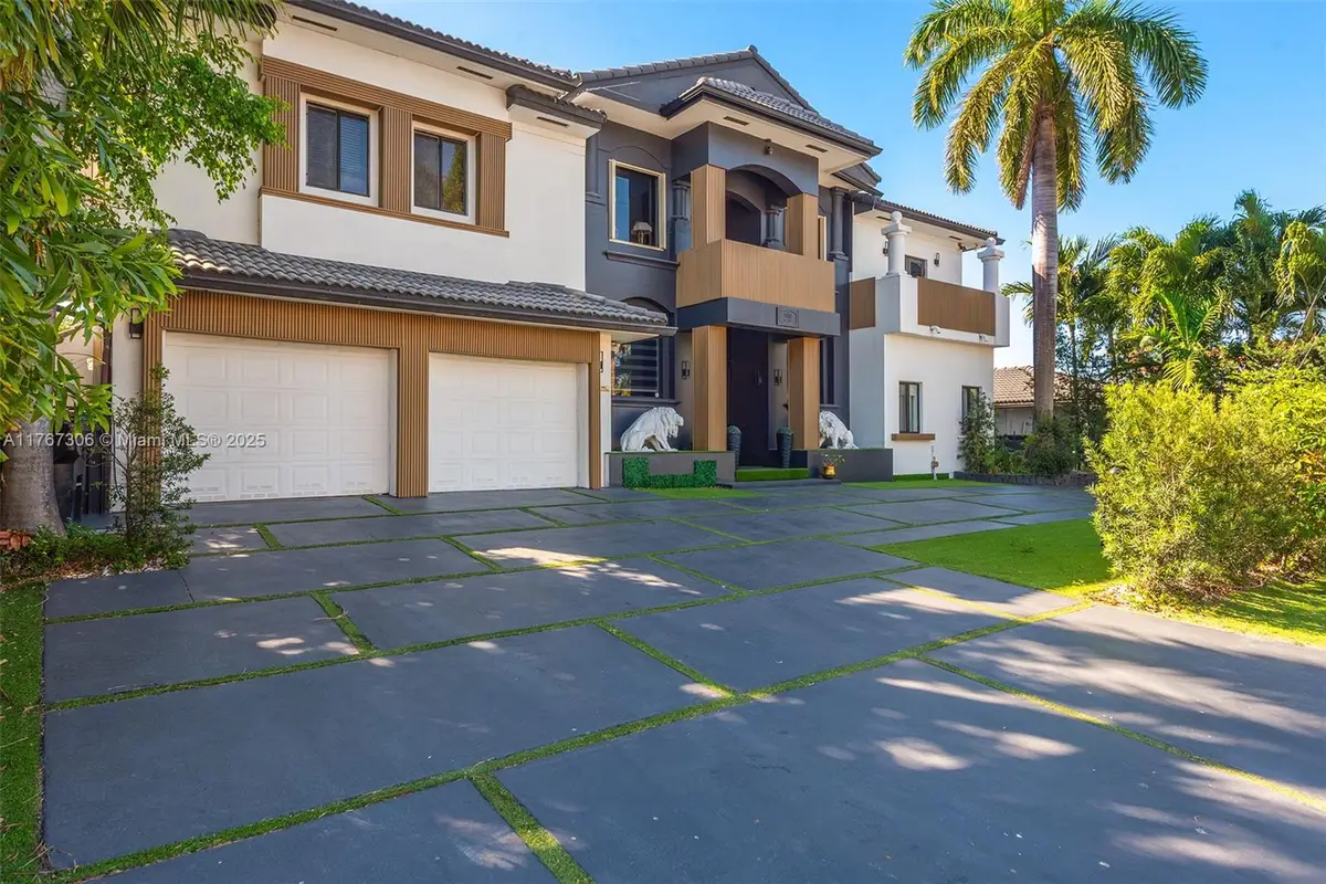 3400 NE 164th St, North Miami Beach, FL 33160 - Image #1