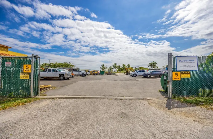 15077 Sw 137 St, Kendale Lakes, FL 33196 - Image #2