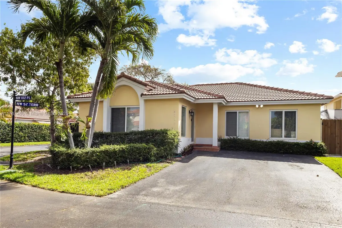 5717 NW 102nd Pl, Doral, FL 33178 - Image #1