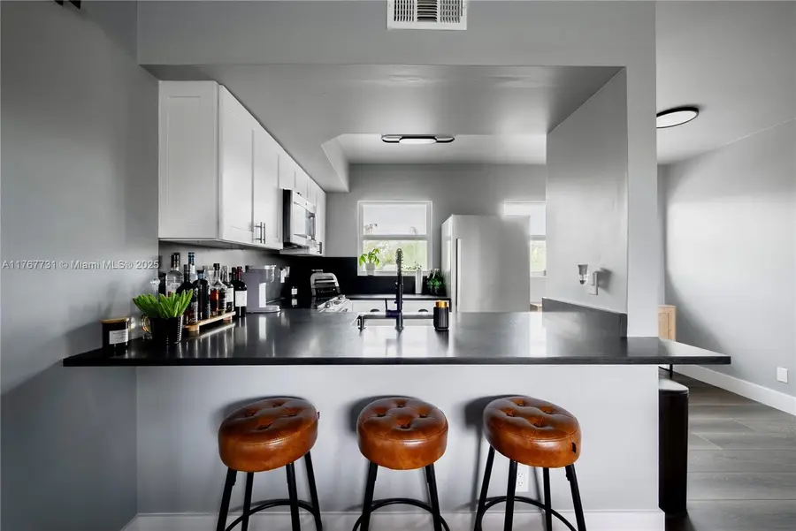 609 NE 13th Ave #302, Fort Lauderdale, FL 33304 - Image #3