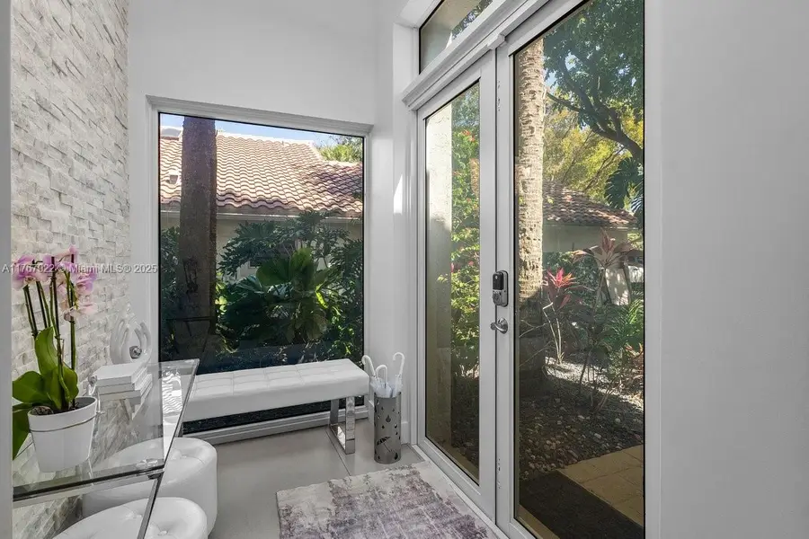 517 Misty Oaks Dr, Pompano Beach, FL 33069 - Image #3