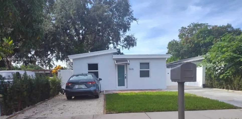 5636 Arthur St, Hollywood, FL 33021 - Image #1