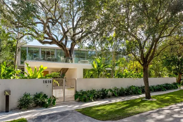 1616 Onaway Dr, Miami, FL 33133