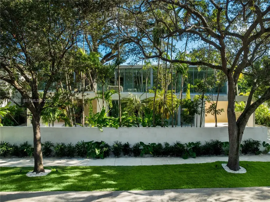 1616 Onaway Dr, Miami, FL 33133 - Image #2