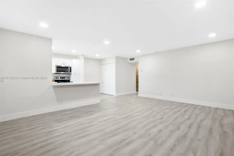 910 South Dr #D, Delray Beach, FL 33445 - Image #2