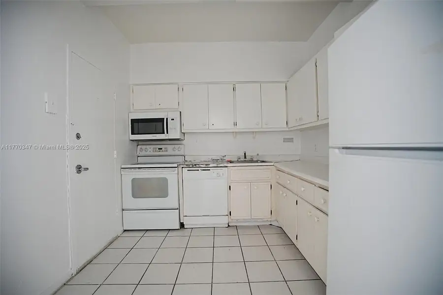 1455 N Treasure Dr #1R, North Bay Village, FL 33141 - Image #2