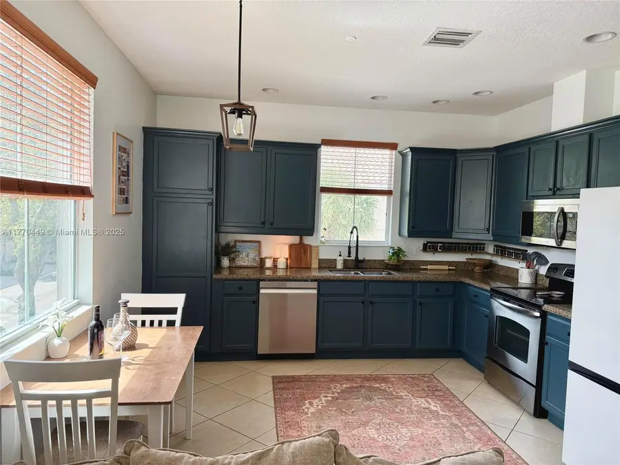 2977 St John Dr, Cooper City, FL 33024 - Image #3