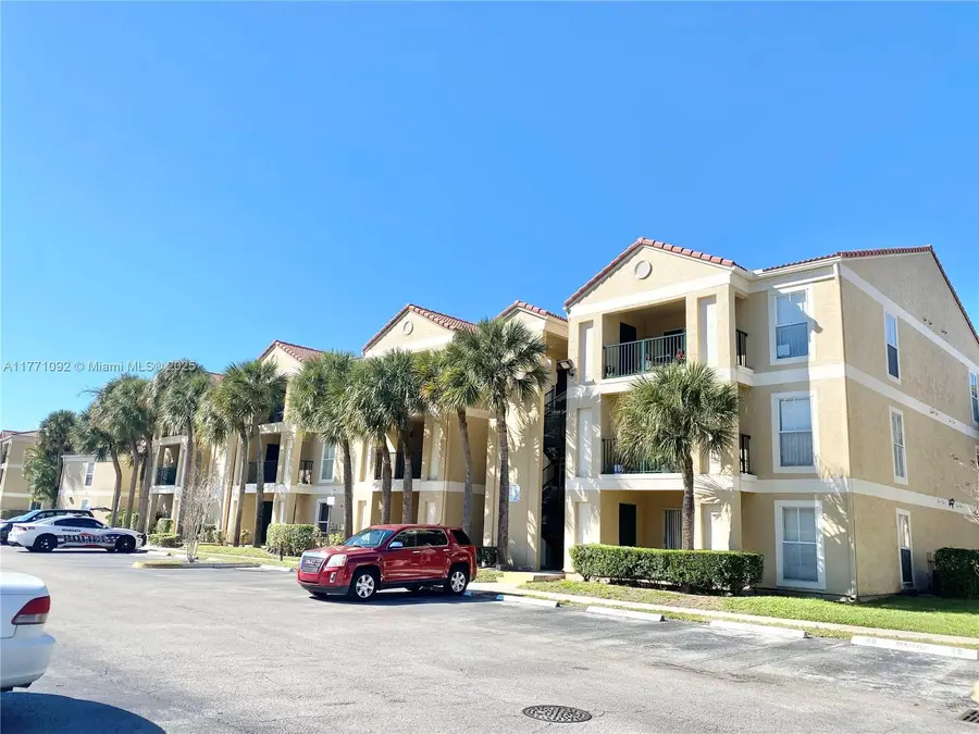 915 Riverside Dr #513, Coral Springs, FL 33071 - Image #2